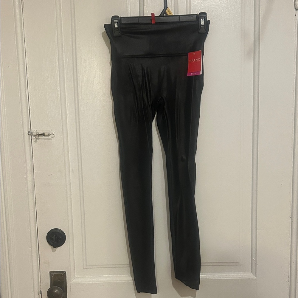 NWT SPANX Shiny Faux Leather Black High Waisted Shaping Leggings (petite medium)